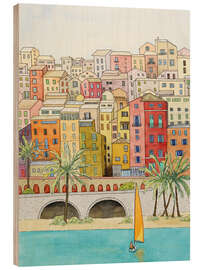Print på træ Sailing boat on the Mediterranean coast - Natalie Bruns