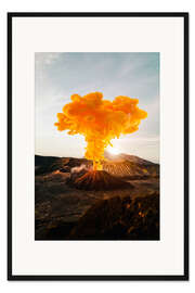 Gerahmter Kunstdruck Surrealer Vulkanausbruch mit orangefarbenem Rauch