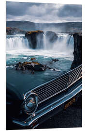 Tableau en PVC Classic Car Meets Wild Natural Waterfall