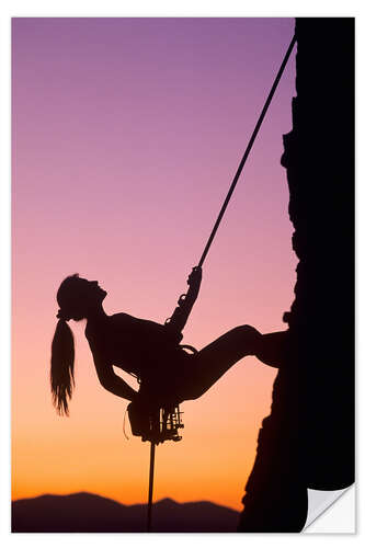 Selvklæbende plakat Woman Climbing at Sunset Over Salt Lake Valley in the Wasatch Mountains