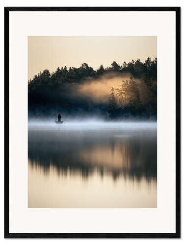 Plakat artystyczny premium w ramie Fishing in the Early Morning Mist