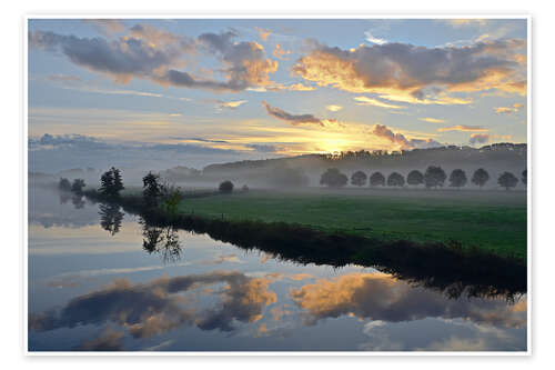 Poster Sonnenaufgang am Flussufer