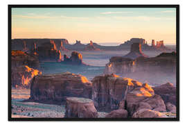 Gerahmter Kunstdruck Sonnenaufgang und Morgennebel im Monument Valley
