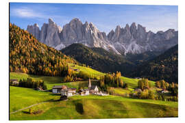 Aluminiumtavla Golden autumn in the Funes Valley in South Tyrol