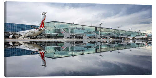 Stampa su tela Airport terminal reflected in rainwater