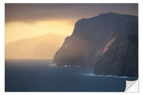 Selvklebende plakat Golden light on the Faroe cliffs