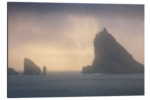 Aluminiumsbilde Drangarnir rock formations at sunset, Faroe Islands