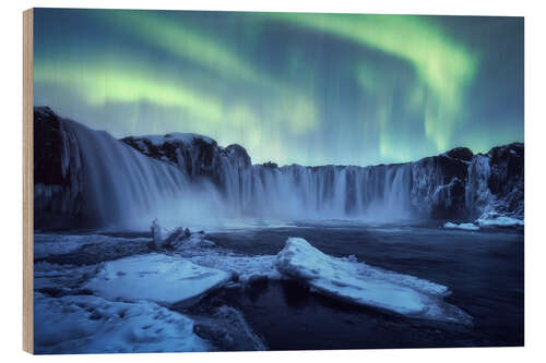 Holzbild Nordlichter tanzen über dem Godafoss in Island