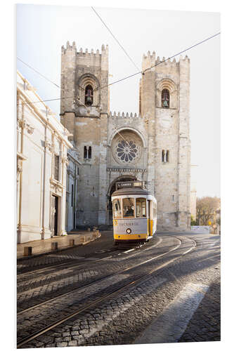 Tableau en PVC Tram in front of the Cathedral in Lisbon