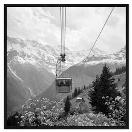 Gerahmter Kunstdruck Bergbahn mit Bergpanorama im Sommer