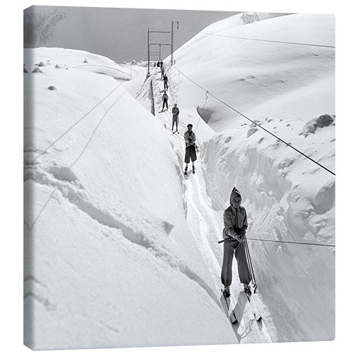 Canvastavla Skiers on a Ski Lift