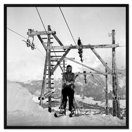 Gerahmter Kunstdruck Skifahrerin am Skilift, 1943