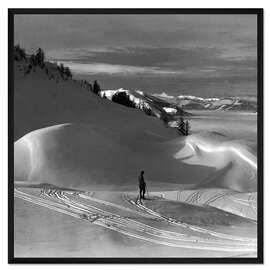 Gerahmter Kunstdruck Skispuren in einer Winterlandschaft, 1920