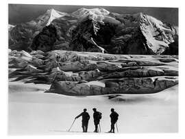 Foam board print Hikers in Front of a Mountain Panorama