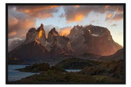 Gerahmter Kunstdruck Torres del Paine Glühen