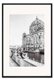 Gerahmter Kunstdruck Skulpturengruppe und Berliner Dom am Spreeufer