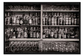 Gerahmter Kunstdruck Bar mit Flaschen und Gläsern