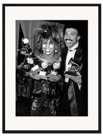 Framed art print Tina Turner and Lionel Ritchie at 27th Grammy Awards, 1985