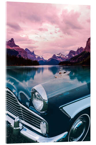 Stampa su vetro acrilico Mountain Lake Reflection in a Vintage Car