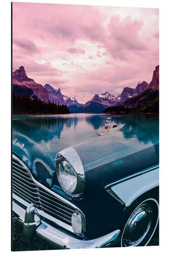 Stampa su alluminio Mountain Lake Reflection in a Vintage Car