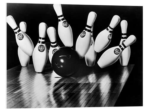 Hartschaumbild Bowlingkugel und Bowlingpins