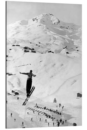 Alubild Skispringer über einem Tal, ca. 1937