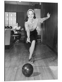 Alubild Frau beim Bowlen