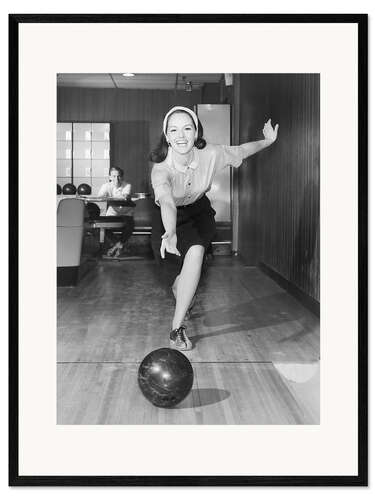Ingelijste kunstdruk Woman Bowling