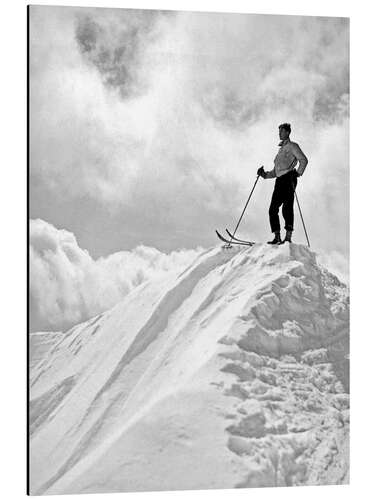 Tableau en aluminium A Skier on Top of a Mountain, 1930s