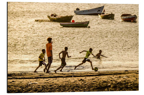 Tableau en aluminium Football Match on the Beach in Cape Verde, Africa