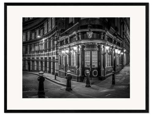 Plakat artystyczny premium w ramie Old Building at Night in London