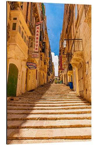 Aluminiumsbilde Staircase in the Old Town of Valletta, Malta