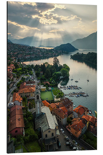 Tableau en aluminium Lake Como With Sun Rays at Sunrise