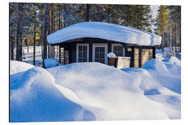 Aluminiumsbilde Wooden Cabin Under the Snow in Kuusamo, Finland