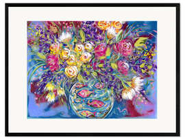 Framed art print Lush bouquet in a vase with fish