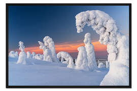 Gerahmter Kunstdruck Formen von Eisskulpturen in der Verschneiten Landschaft