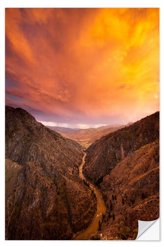 Sisustustarra Dramatic Thundercloud over the Salmon River in Idaho