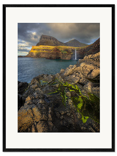 Impression artistique encadrée Múlafossur Waterfall, Faroe Islands
