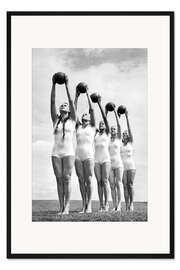 Gerahmter Kunstdruck Frauen mit Gymnastikbällen, 1940