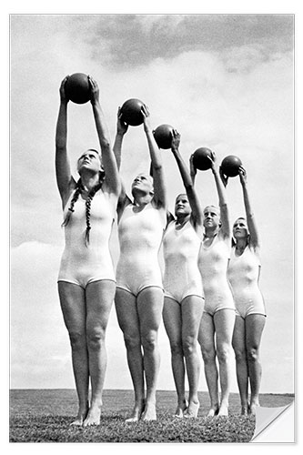 Sticker mural Women With Gymnastic Balls, 1940