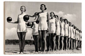 Holzbild Ballgymnastik Frauen, ca.1940