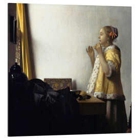 Magnettafel Junge Frau mit Perlenkette