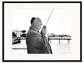 Gerahmter Kunstdruck Alfred Hitchcock am Drehort in Bodega Bay, Kalifornien, 1963