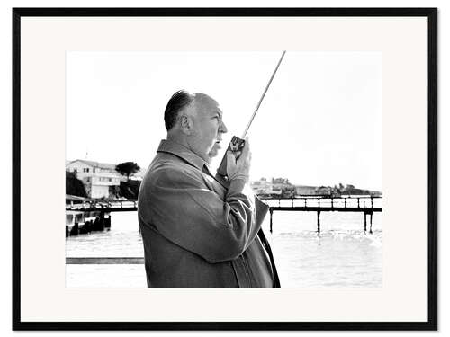Kehystetty taidepainatus Alfred Hitchcock on Location in Bodega Bay, California, 1963