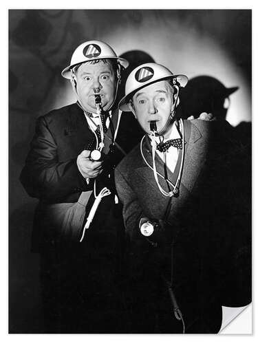 Selvklebende plakat Laurel and Hardy in "Air Raid Wardens", 1943