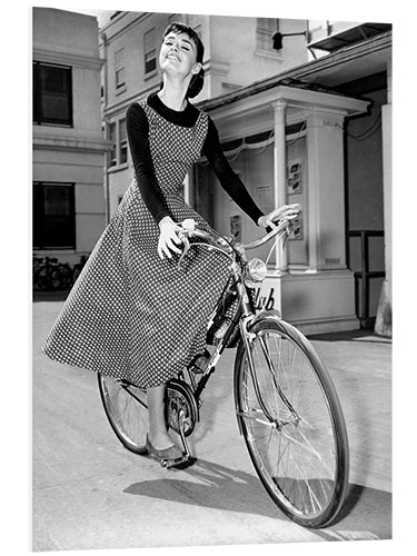 PVC-tavla Audrey Hepburn Bicycles on Set of Sabrina, 1954