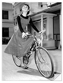 Selvklebende plakat Audrey Hepburn Bicycles on Set of Sabrina, 1954