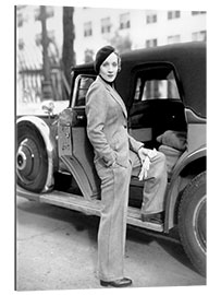 Galleriprint Marlene Dietrich, Portrait on a Rolls Royce