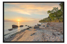 Gerahmter Kunstdruck Steilküste Katharinenhof auf Fehmarn bei Sonnenaufgang