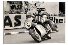 Quadro de madeira Giacomo Agostini on Bike Number 6, Tom Dickie on Bike Number 3, Isle of Man Junior TT, 1968